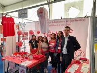 Léa, Lilou, Lola, Baha, Zaia, Constance et Wyam d'Emiland Gauthey en mode zumba rose contre le cancer du sein 