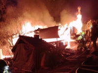 Un garage détruit par les flammes à Saint Sernin du Bois