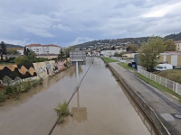 A Givors, l'autoroute transformée en un immense fleuve 