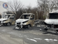 NUIT DE VIOLENCES A MACON - 3 bâtiments publics endommagés, 7 véhicules incendiés, une pelleteuse brûlée... 