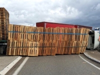 ATTENTION - Un poids-lourd transportant des palettes bloque tout le sud de Chalon 