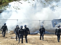 Les forces de l'ordre et les bulldozers interviennent pour l'expulsion des jardins de l'Engrenage à Dijon