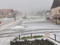 Nos voisins du Haut Doubs encore sous la grêle ce lundi après-midi.