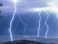 Incroyable nuit d'orages immortalisée par le photographe Jordan Vega 