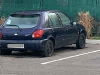 Comme un air de casse-auto sur le parking relais de Saint-Rémy