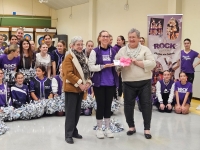 OCTOBRE ROSE - Les Rock Cheerleaders de Chalon ont apporté leur soutien  à Toujours Femme 