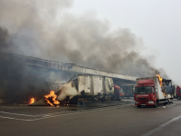 INCENDIE SOBOTRAM SAONEOR (4) -  20 sapeurs-pompiers restent sur place afin de surveiller une reprise éventuelle de l’incendie.