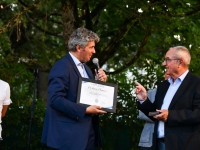 Gilles Platret distingue Dominique juillot en "citoyen d'honneur de la ville de Chalon"