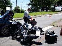 Un motard gravement blessé dans une collision avec un monospace