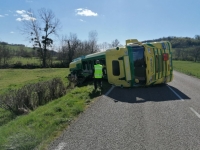 Un camion citerne se renverse entre Chauffailles et Charlieu