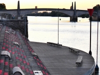 Sur les quais de Chalon sur saône, l'heure est à la distanciation physique 