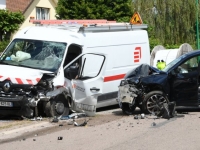 3 blessés dans un choc frontal entre un 4x4 et un fourgon à Broyes