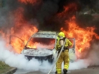 A Mâcon, une voiture s'embrase en roulant 