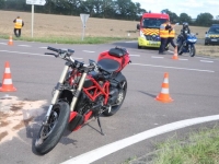 Un motard gravement blessé dans une collision avec une voiture