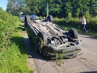 A Tavernay, l'automobiliste termine sa course sur le toit 