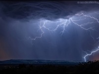 Ciel d'orage en Saône et Loire magnifié par le photographe Will Hien 