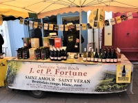 Les beaujolais nouveaux se sont invités sur le marché de Chalon-sur-Saône ce dimanche  