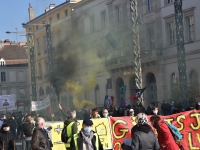 300 teufeurs  et 200 manifestants présents pour la marche des libertés « contre les lois liberticide » 