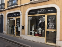 Nouveau commerce à Chalon-sur-Saône : Ana et Bertille vous proposent leur atelier Ongles et Coiffure