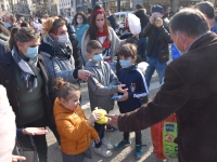 Grâce aux forains les enfants ont retrouvé le sourire sous les masques 