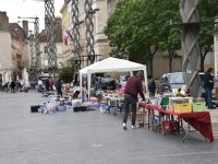 Succès du marché aux puces et brocante place de l’Hôtel de Ville organisé par le Comité de Quartier Centre Pasteur