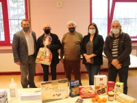 Distribution des colis de Noël aux Séniors du quartier Stade-Fontaine-aux-Loups