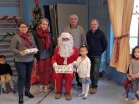 Le Père Noël a fait une halte à l'école maternelle de Bourgogne à Chalon