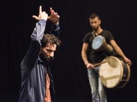 Festival Instances : Dans 'Under the Flesh', Bassam Abou Diab, chorégraphe et danseur libanais, raconte le corps vu de l’intérieur, de « sous la peau »