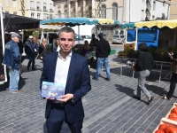 Mercredi 12 juin: Louis Margueritte était déjà en campagne sur le marché de Chalon-sur-Saône dans le cadre des élections législatives du 30 juin et du 7 juillet