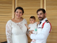 Brigitte Martin adjointe à la mairie  de Saint Rémy a uni Agathe et Jonathan par les liens du mariage et a procédé au baptême civil de leur fille Théa.