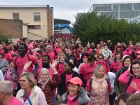 A pied, en fauteuil, en landau, seul, en duo ou en groupe,  à quatre pattes… ils ont fait partie de la marée « Chalonnaise » : Découvrez les photographies d’avant course (1)