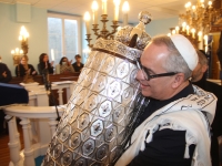 Mazal Tov ! La communauté juive de Chalon-sur-Saône a enfin un nouveau Sefer Torah