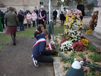 Commémoration du 11 novembre 1918 à Champforgeuil, le jeune Baptiste Blot fait lecture du message de l’UFAC.