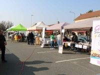 Le marché des producteurs organisé par le Gaec Galoche sous le soleil le samedi 19 mars à Châtenoy le Royal.