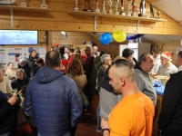 Grosse affluence à la traditionnelle dégustation d’huîtres, escargots, saumon et fromage fort organisée par le Châtenoy Rugby Club (CRC).