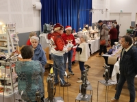 Grosse affluence de visiteurs au marché de Noël organisé par "Fontaines Echanges".