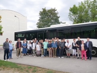 Saint Rémy : Promenade en bus à la découverte de la ville pour les nouveaux habitants et visite du Forum samedi matin 7 septembre.