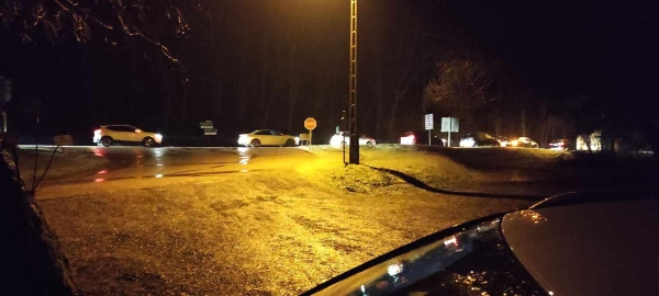 Vigilance extrême si vous circulez... les routes sont très glissantes sur la Côte Chalonnaise 