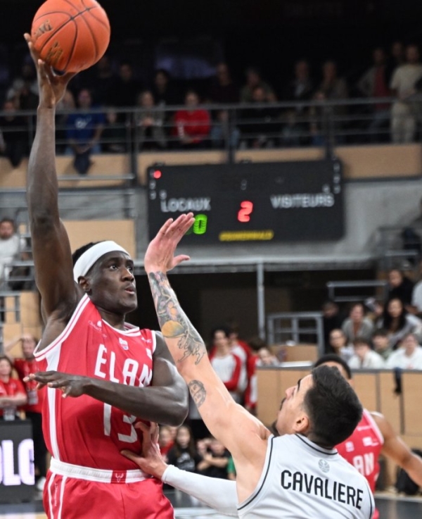 ELAN CHALON - Le Paris BasketBall est venu au Colisée pour rappeler sa position 