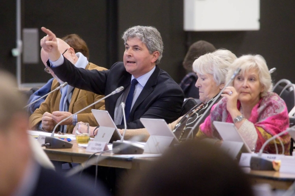 CONSEIL REGIONAL BOURGOGNE -FRANCHE COMTE - Gilles Platret accusé par la majorité régionale de "bordéliser les débats"