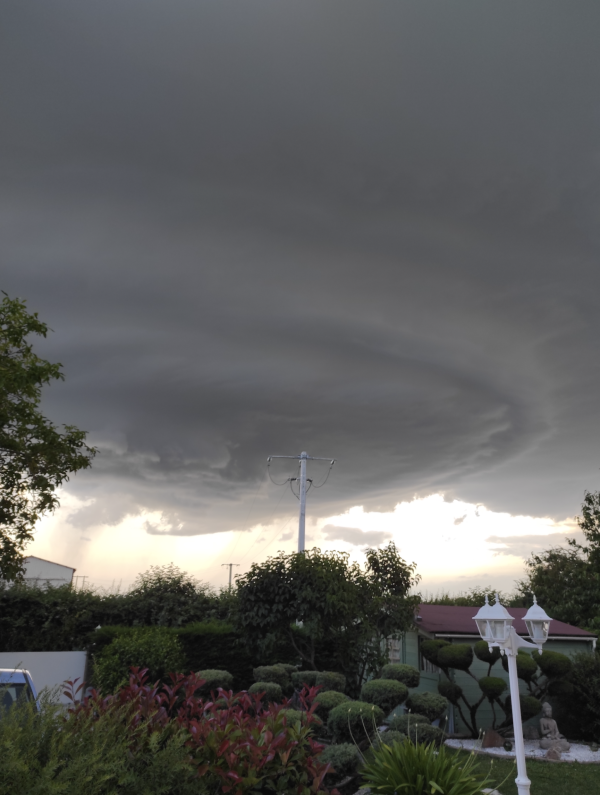 Sur Saint-Cyr, le ciel était un peu apocalyptique 