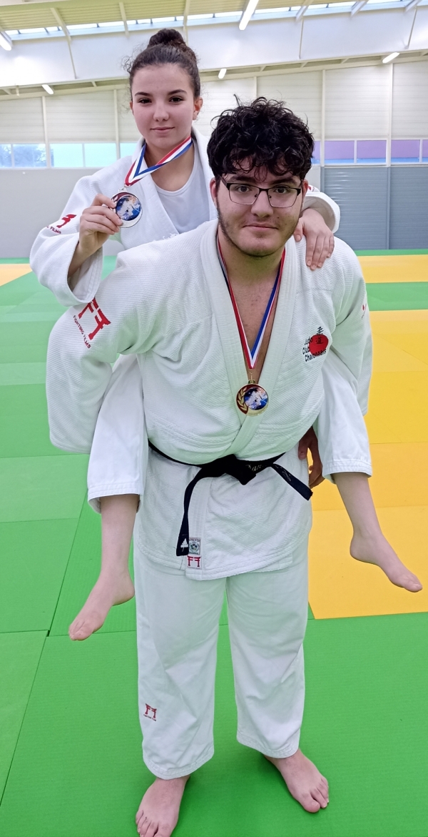 Judo Club Chalonnais -   Assia SAFI et Daniel SOLOMONYAN  qualifiés au Championnat de France Cadets 1ère Division !