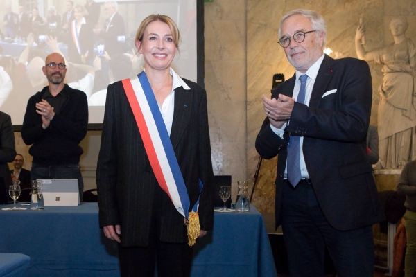 A Dijon, François Rebsamen cède le fauteuil de maire à Nathalie Koenders