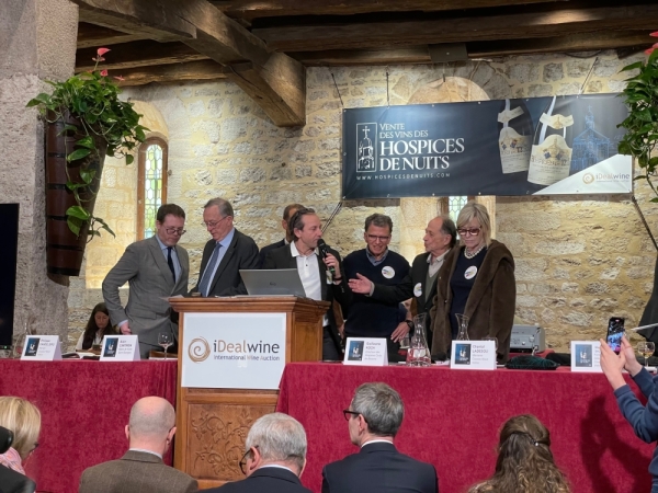 Avec 856 750 €, la 64ᵉ Vente des Vins des Hospices de Nuits-Saint-Georges fait face à une baisse de recettes