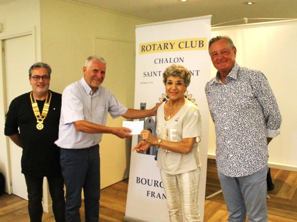 L’ONG malgache Soakilonga reçoit un chèque de 3 000 € du Rotary Chalon Saint-Vincent 