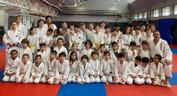 JUDO CLUB CHALONNAIS   - Une Cinquantaine de stagiaires pour bien débuter les vacances !