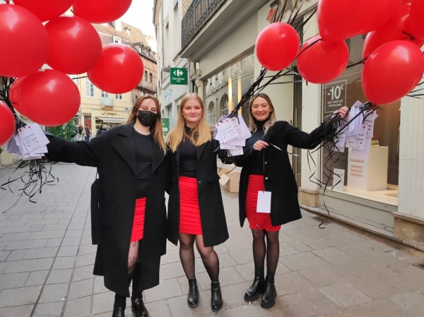 Dans les rues de Chalon sur Saône, les commerçants ont fait voler un air de Saint-Valentin 