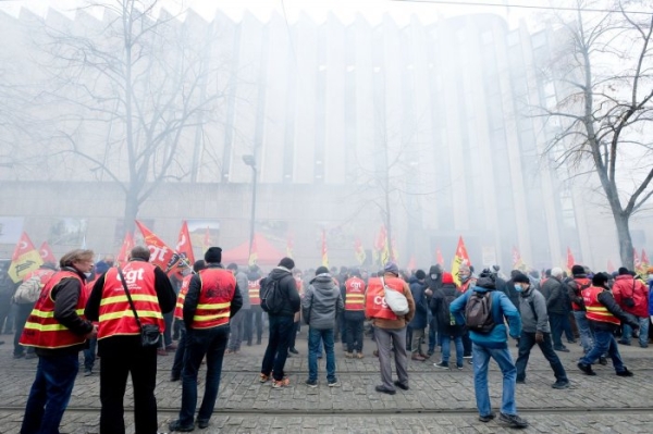 Près de 400 personnes mobilisées à Dijon contre l'ouverture à la concurrence du TER en Bourgogne-Franche Comté 