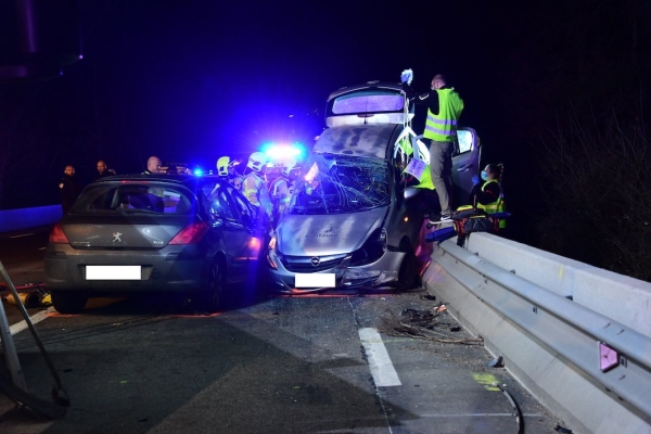 Deux blessés dont une grave dans un choc frontal 