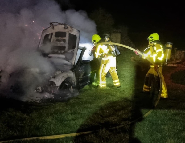 Une BMW mystérieusement détruite par un incendie à Dracy Saint Loup